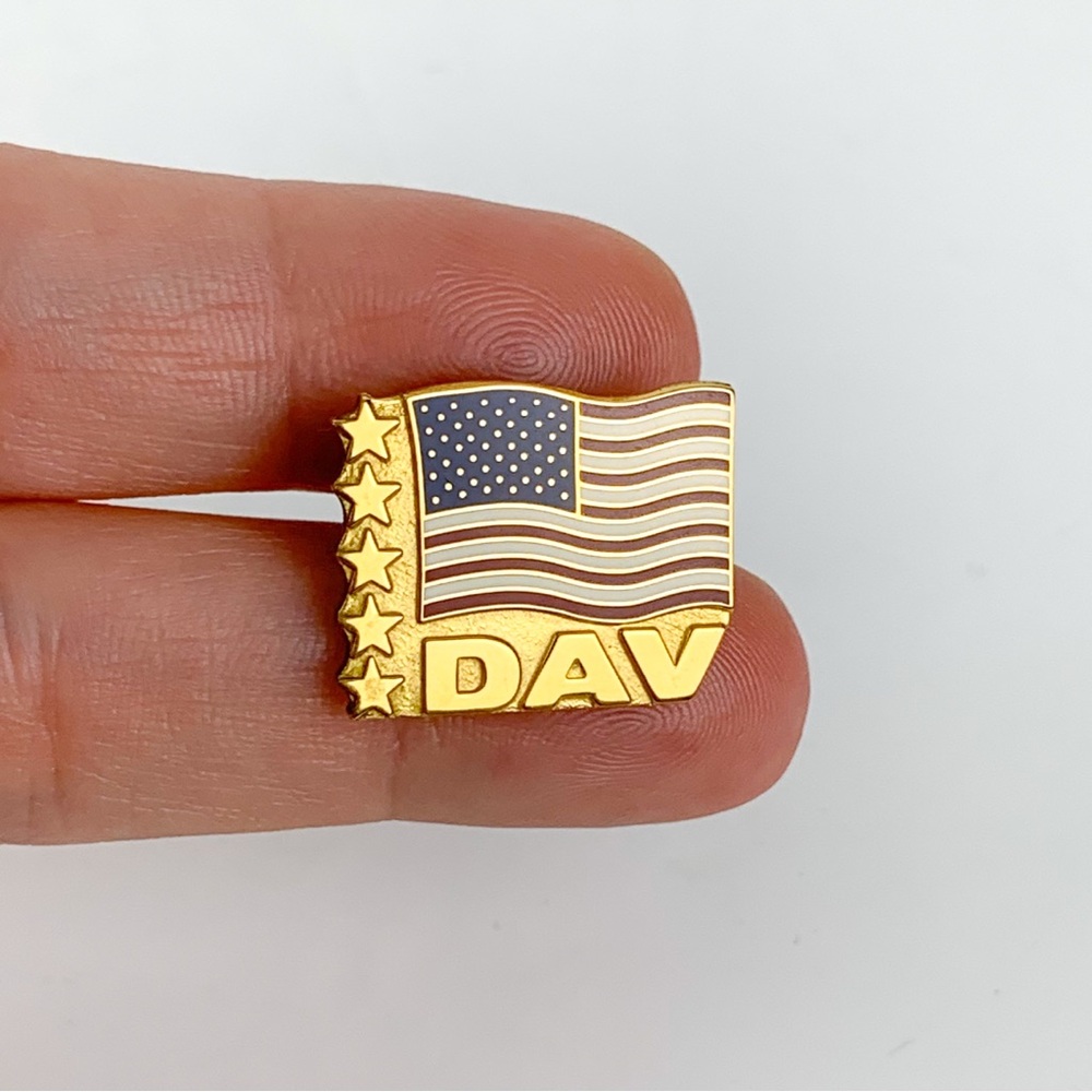 Disabled vets pin vintage DAV Disabled American Veterans USA gold star lapel pin